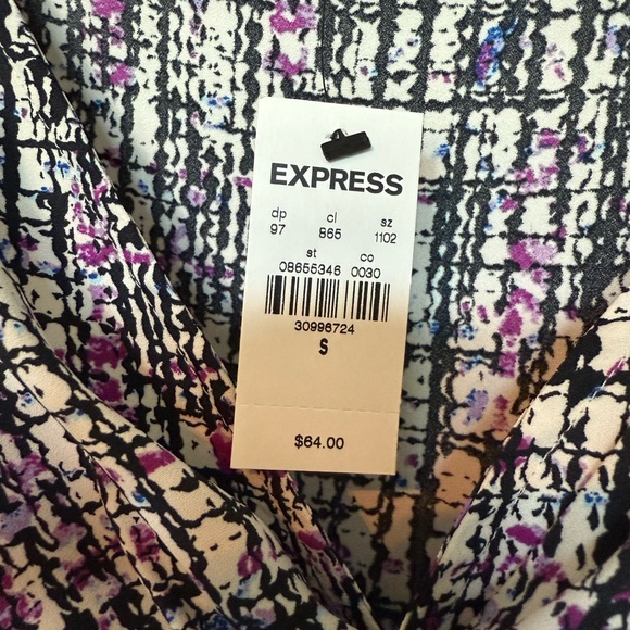 NWT Express Patterned Blouse - Picture 5 of 10